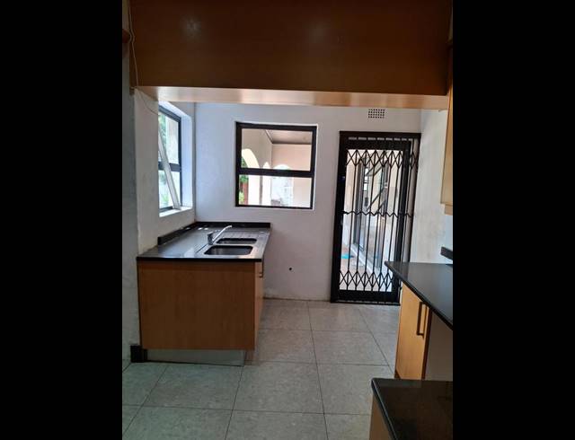 4 BEDROOM PROPERTY TO RENT IN EMMARENTIA